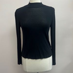 Splendid Turtleneck in Black